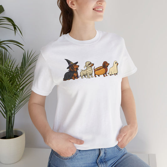 Cute Dachshunds Halloween Graphic Tee - Adorable Wiener Dogs as Mummy Hot Dog Witch & Ghost - Perfect for Dog Lovers & Spooky Season Outfits