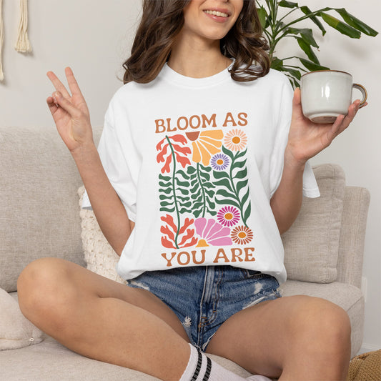Boho Flower Shirt | Comfort Colors Tee | Vintage Floral Graphic T-Shirt for Women